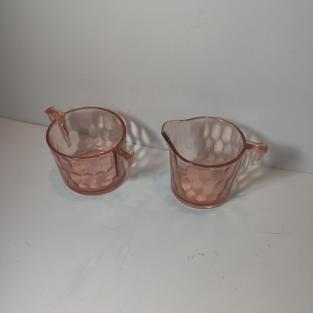 Depression glass pink creamer and sugar. Ice cube design in excellent condition.